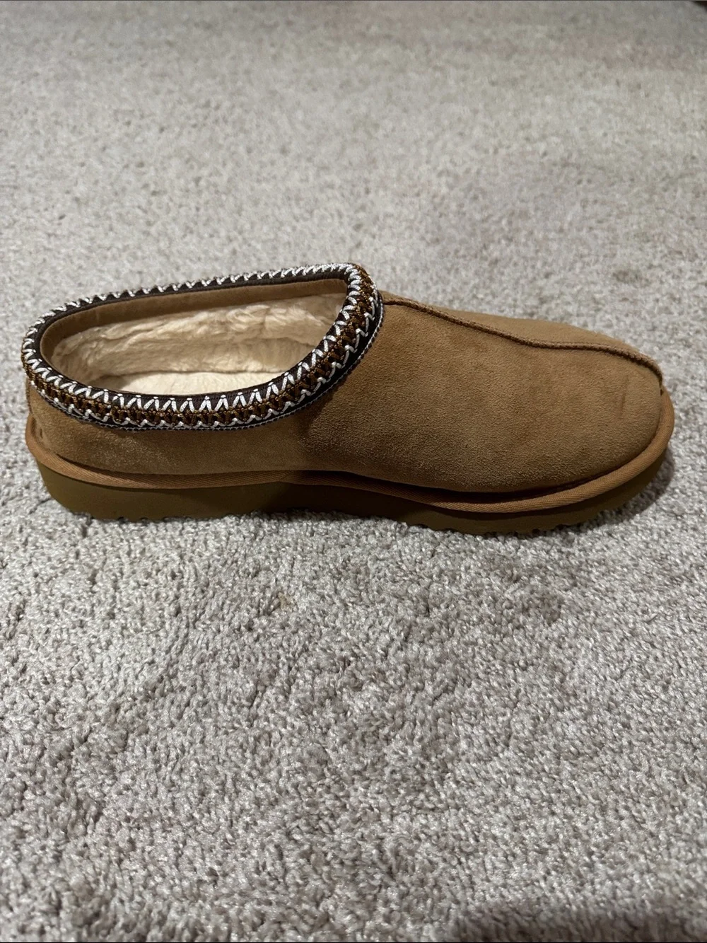 UGG womens 12 or mens 10 Tasman Suede Slip-On Slippers in Chestnut